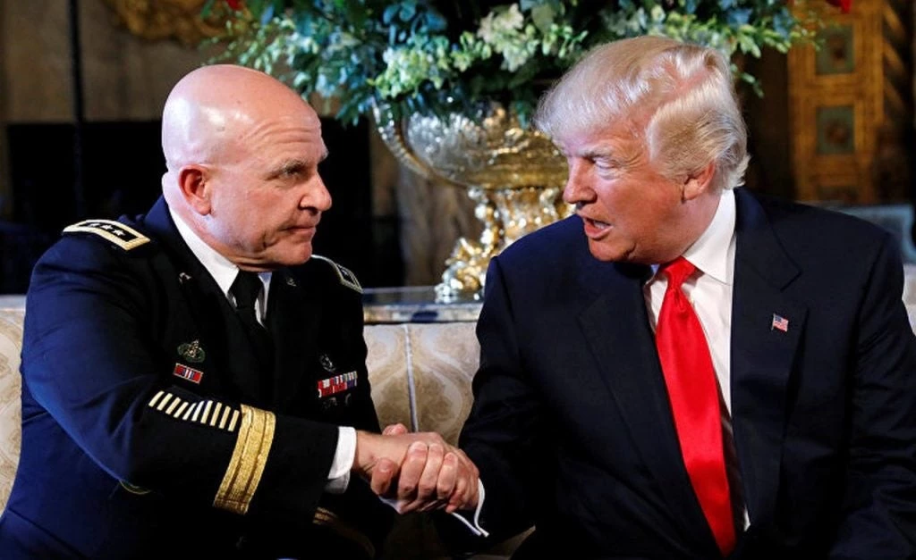 Ο Ν.Τραμπ καρατόμησε και τον «Τουρκόφιλο» σύμβουλο Εθνικής Ασφαλείας, Μακμάστερ – Ποιος είναι ο αντικαταστάτης